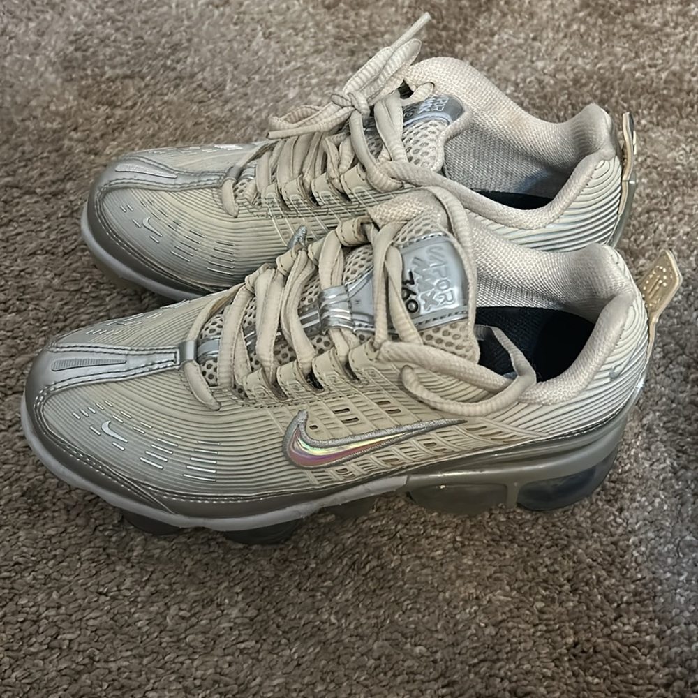 Nike silver reflective vapormax 360 size 5 - Picture 3 of 11